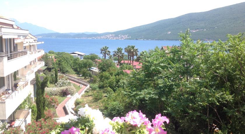 Villa Alla Bed And Breakfast Herceg Novi Ruang foto