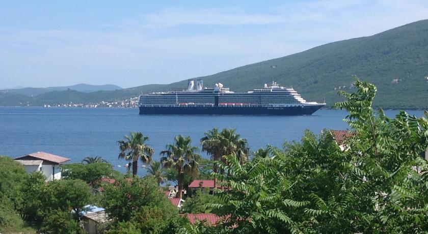 Villa Alla Bed And Breakfast Herceg Novi Ruang foto