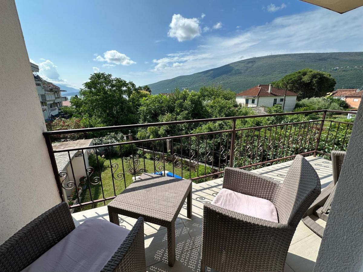 Villa Alla Bed And Breakfast Herceg Novi Bagian luar foto