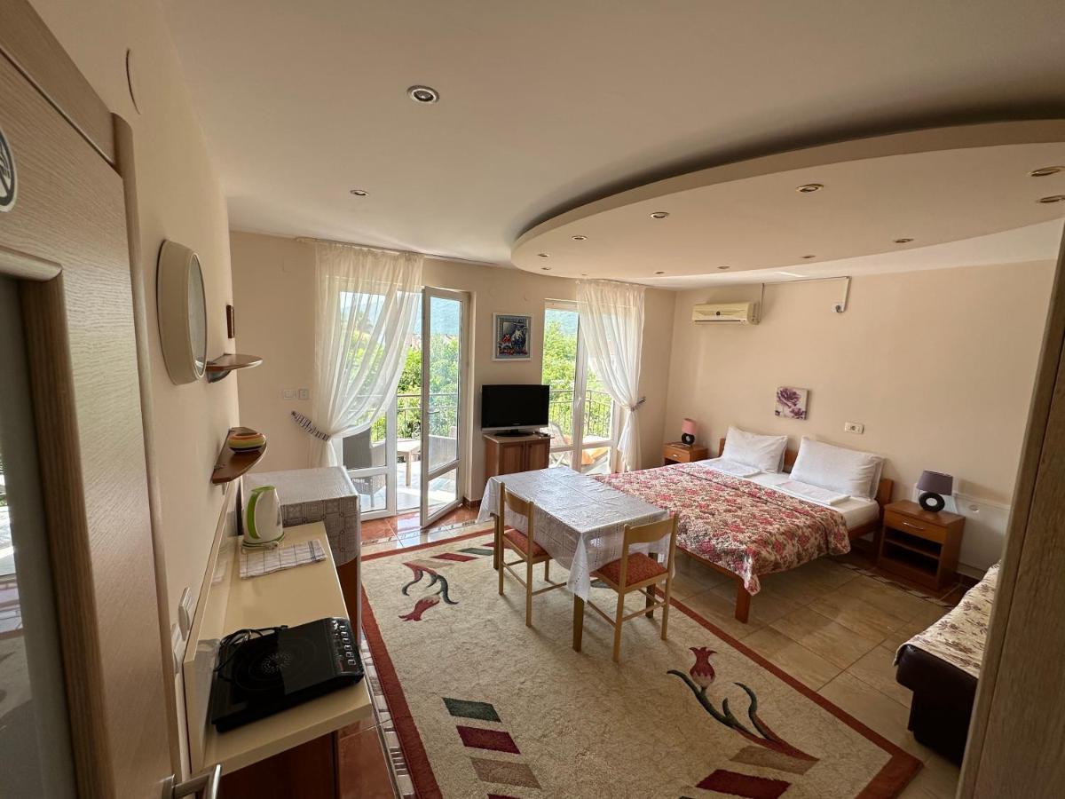 Villa Alla Bed And Breakfast Herceg Novi Bagian luar foto