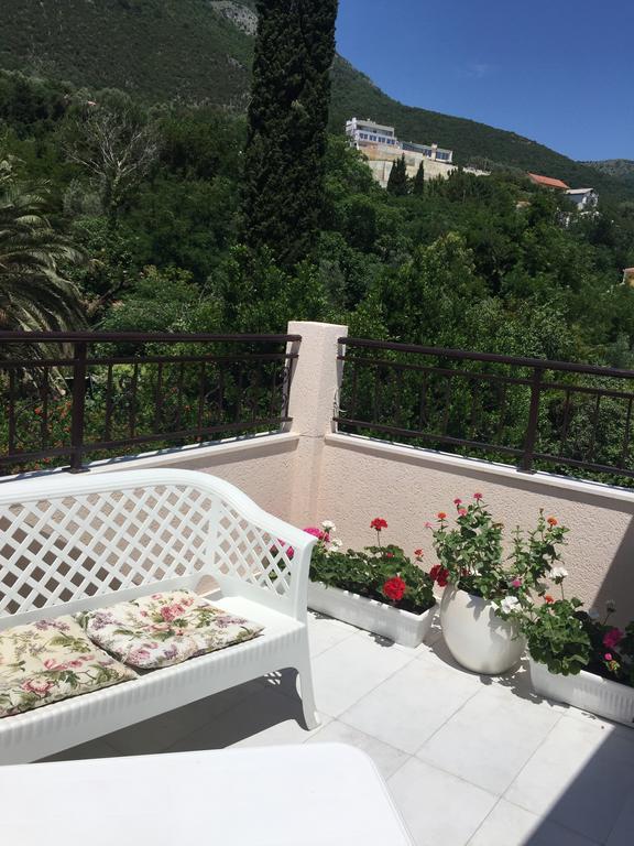 Villa Alla Bed And Breakfast Herceg Novi Bagian luar foto