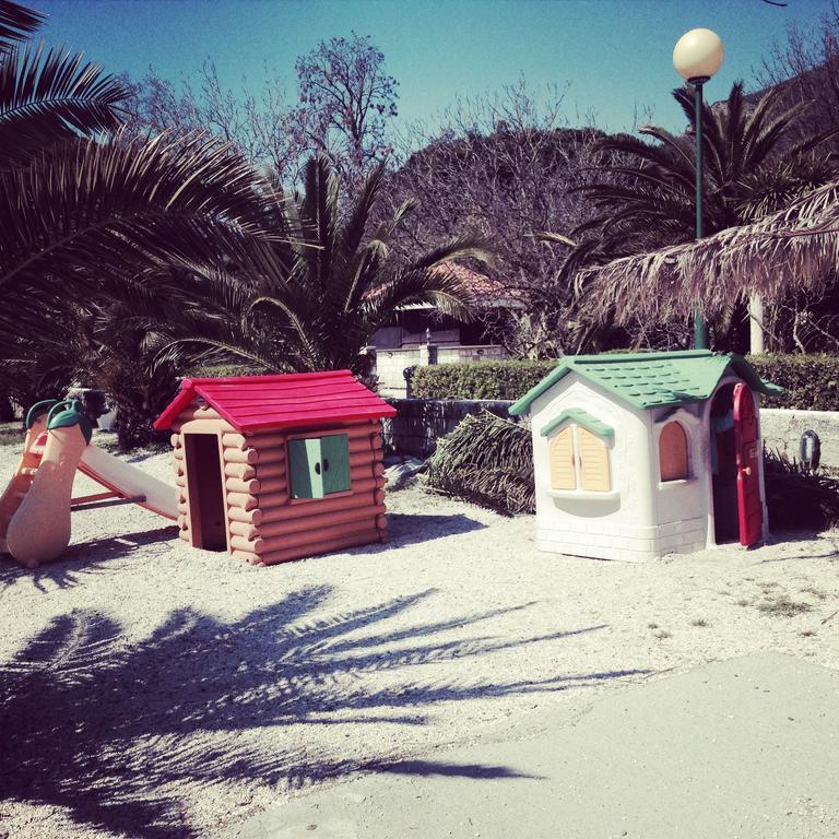Villa Alla Bed And Breakfast Herceg Novi Bagian luar foto
