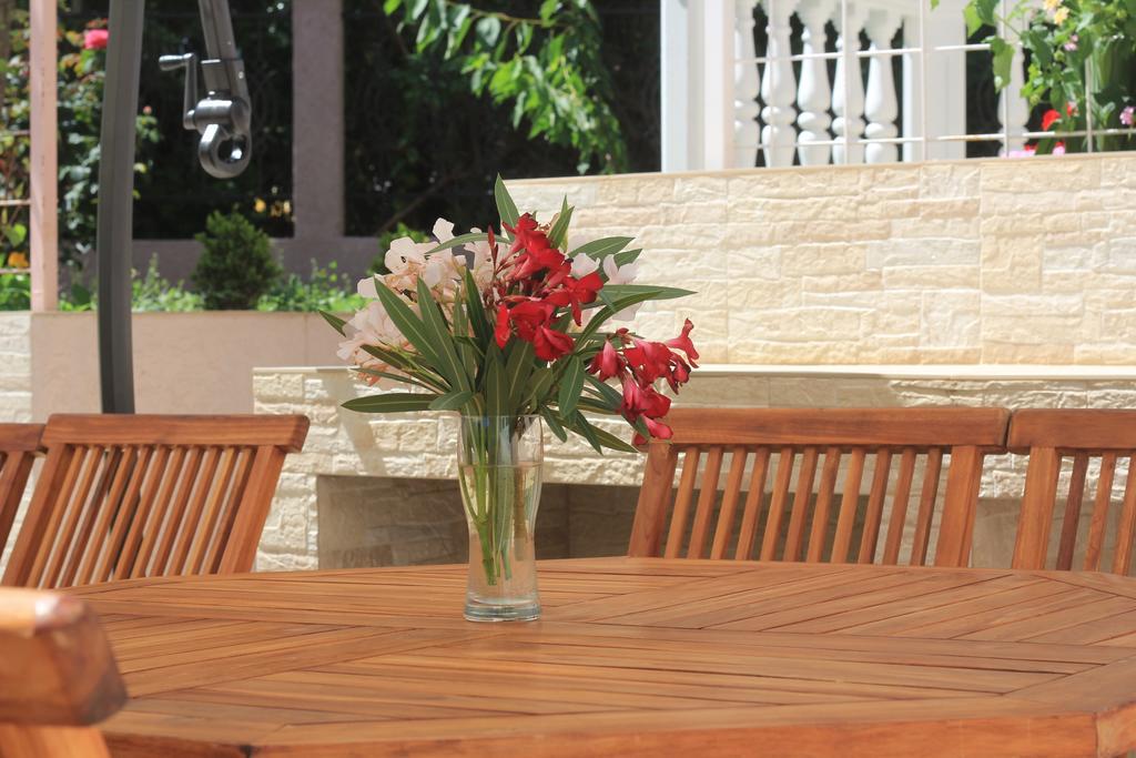 Villa Alla Bed And Breakfast Herceg Novi Bagian luar foto