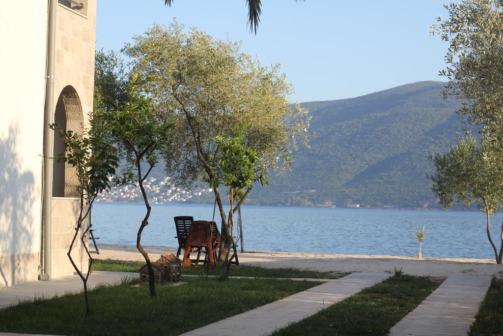 Villa Alla Bed And Breakfast Herceg Novi Bagian luar foto